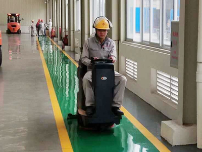 環氧地坪臟了怎么辦？用美高洗地機來輕松清洗干凈