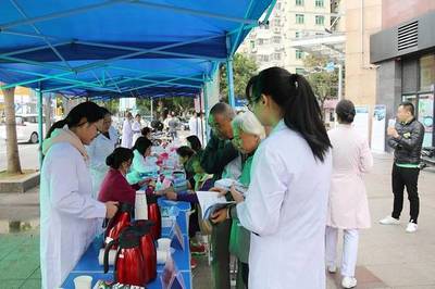 蓮塘迎來健康春風(fēng) 羅湖醫(yī)院集團(tuán)婦產(chǎn)專家團(tuán)隊(duì)開展義診活動